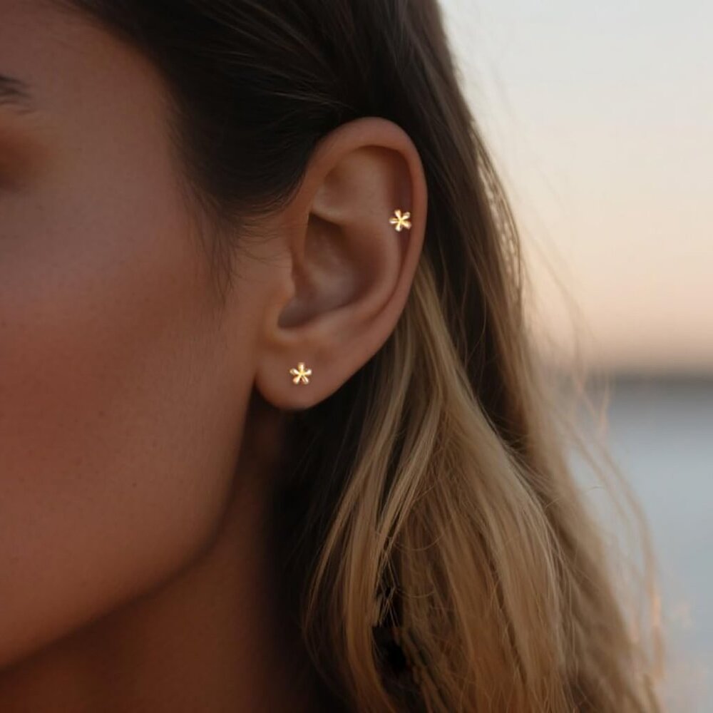 Solid 925 Sterling Silver Daisy Stud Earrings Flo… - image 3